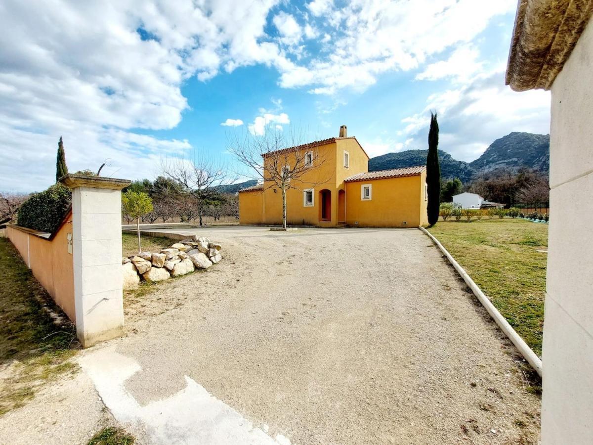 En Provence, Luberon, Villa Avec Piscine A Maubec ภายนอก รูปภาพ